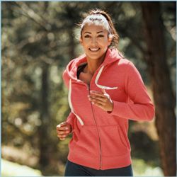 Tissu tricoté recyclé extensible dans les quatre sens.